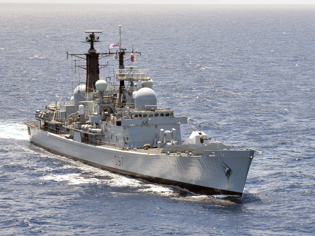 HMS Edinburgh (D97) Royal Navy Type 42 Destroyer High Starboard Bow View Photo Print Wall Art Decor Posters, Prints, & Visual Artwork Hampshire Prints 6 x 4 No Frame No