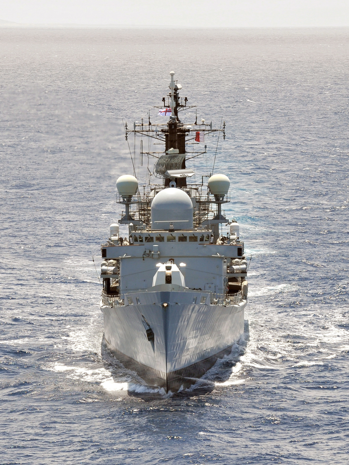HMS Edinburgh (D97) Royal Navy Type 42 Destroyer High Bow View Photo Print Wall Art Decor Posters, Prints, & Visual Artwork Hampshire Prints 6 x 4 No Frame No
