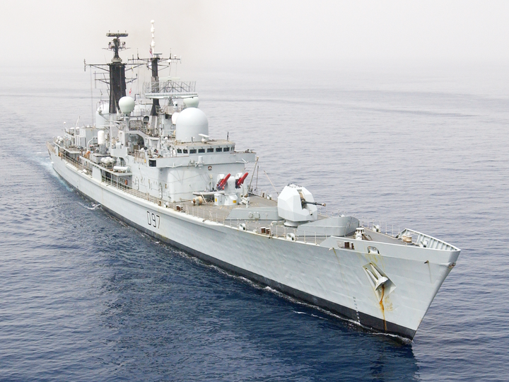 HMS Edinburgh (D97) Royal Navy Type 42 Destroyer High Starboard Bow View at sea Photo Print Wall Art Decor Posters, Prints, & Visual Artwork Hampshire Prints 6 x 4 No Frame No