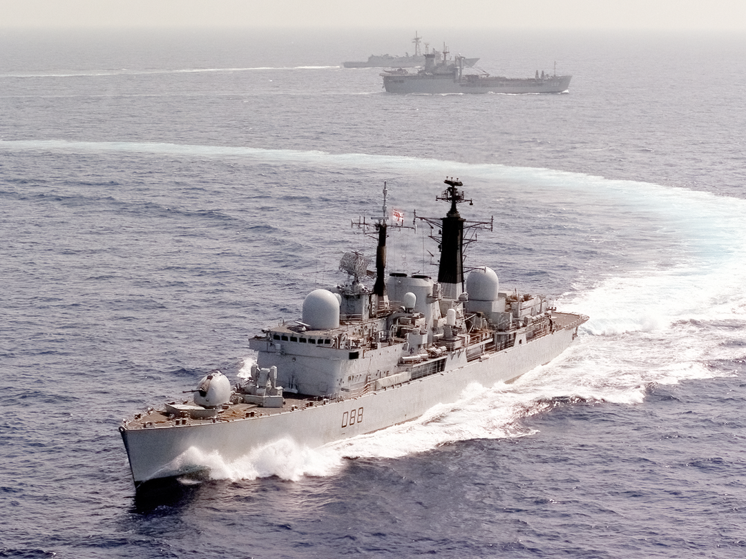 HMS Glasgow (D88) Royal Navy Type 42 Destroyer Turning To Starboard Photo Print Wall Art Decor - Posters, Prints, & Visual Artwork - by Hampshire Prints (image 1 of 9)