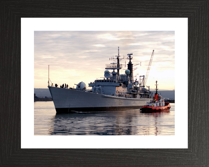 HMS Gloucester (D96) Royal Navy Type 42 Destroyer Leaving Port Photo Print Wall Art Decor - Posters, Prints, & Visual Artwork - by Hampshire Prints (image 2 of 9)