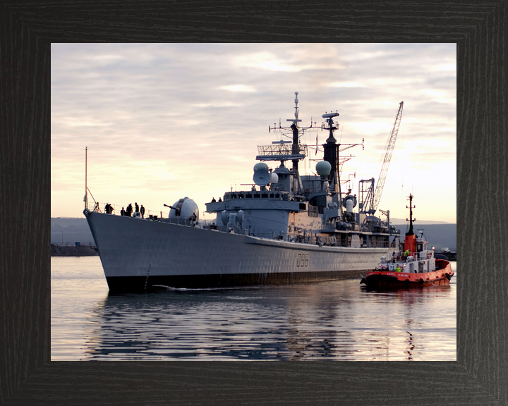 HMS Gloucester (D96) Royal Navy Type 42 Destroyer Leaving Port Photo Print Wall Art Decor - Posters, Prints, & Visual Artwork - by Hampshire Prints (image 3 of 9)