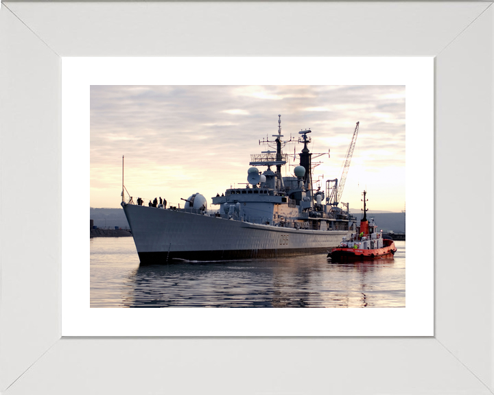 HMS Gloucester (D96) Royal Navy Type 42 Destroyer Leaving Port Photo Print Wall Art Decor - Posters, Prints, & Visual Artwork - by Hampshire Prints (image 4 of 9)