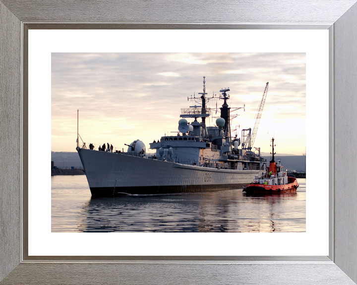 HMS Gloucester (D96) Royal Navy Type 42 Destroyer Leaving Port Photo Print Wall Art Decor - Posters, Prints, & Visual Artwork - by Hampshire Prints (image 6 of 9)