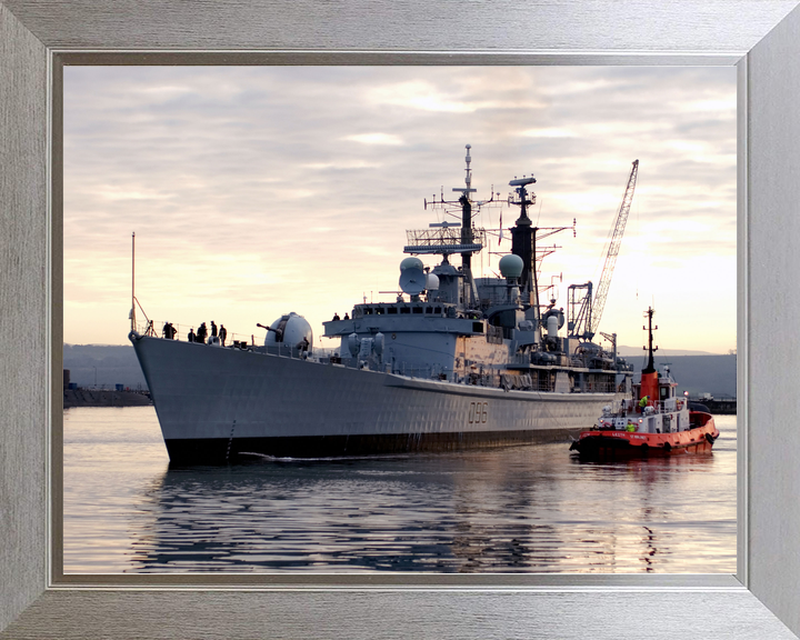 HMS Gloucester (D96) Royal Navy Type 42 Destroyer Leaving Port Photo Print Wall Art Decor - Posters, Prints, & Visual Artwork - by Hampshire Prints (image 7 of 9)