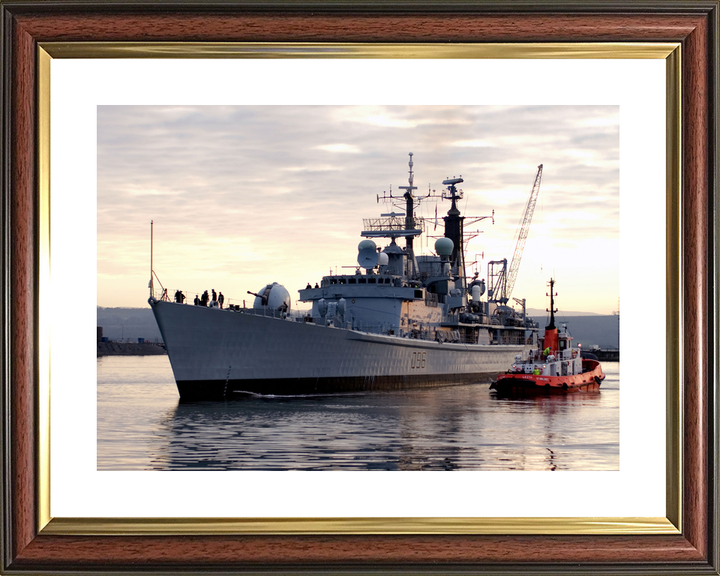 HMS Gloucester (D96) Royal Navy Type 42 Destroyer Leaving Port Photo Print Wall Art Decor - Posters, Prints, & Visual Artwork - by Hampshire Prints (image 8 of 9)