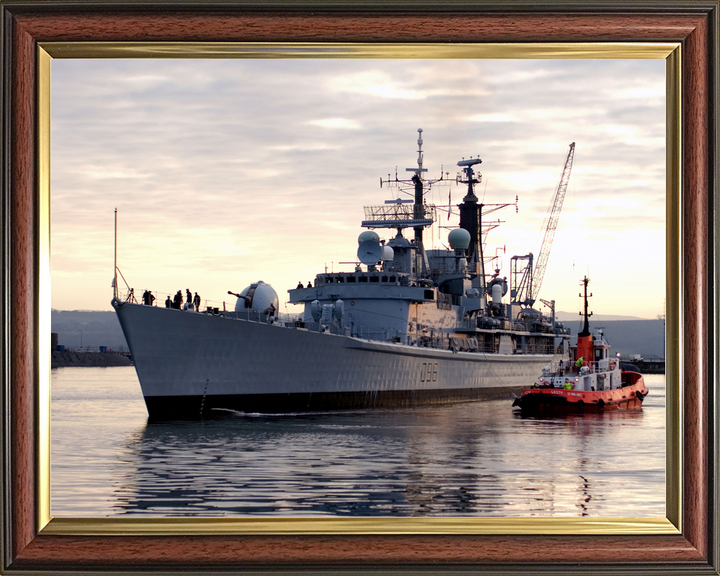 HMS Gloucester (D96) Royal Navy Type 42 Destroyer Leaving Port Photo Print Wall Art Decor - Posters, Prints, & Visual Artwork - by Hampshire Prints (image 9 of 9)