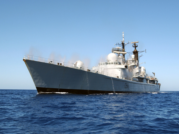 HMS Gloucester D96 Type 42 Destroyer 5 May 2004