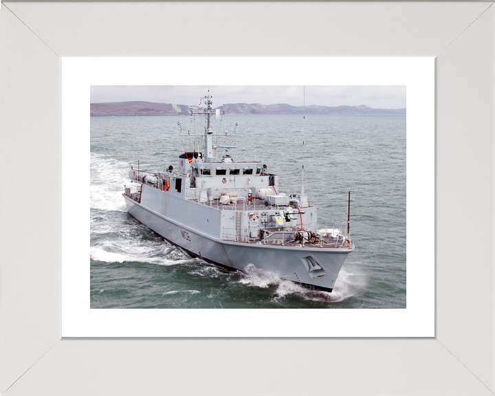 HMS Grimsby (M108) Royal Navy Sandown Class Minehunter Underway Starboard Bow View Photo Print Wall Art Decor - Posters, Prints, & Visual Artwork - by Hampshire Prints (image 4 of 9)