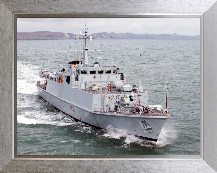 HMS Grimsby (M108) Royal Navy Sandown Class Minehunter Underway Starboard Bow View Photo Print Wall Art Decor - Posters, Prints, & Visual Artwork - by Hampshire Prints (image 7 of 9)