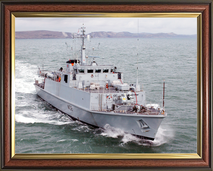 HMS Grimsby (M108) Royal Navy Sandown Class Minehunter Underway Starboard Bow View Photo Print Wall Art Decor - Posters, Prints, & Visual Artwork - by Hampshire Prints (image 9 of 9)