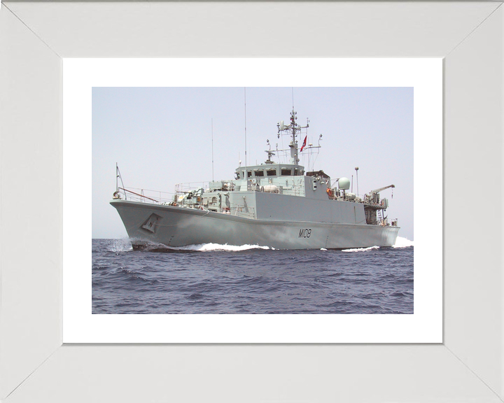 HMS Grimsby (M108) Royal Navy Sandown Class Minehunter Low Port side View Photo Print Wall Art Decor - Posters, Prints, & Visual Artwork - by Hampshire Prints (image 4 of 9)