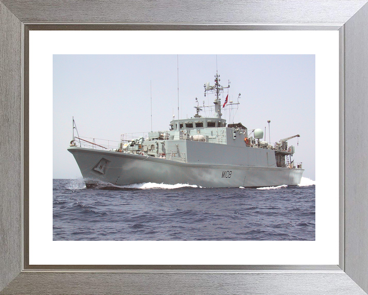 HMS Grimsby (M108) Royal Navy Sandown Class Minehunter Low Port side View Photo Print Wall Art Decor - Posters, Prints, & Visual Artwork - by Hampshire Prints (image 6 of 9)
