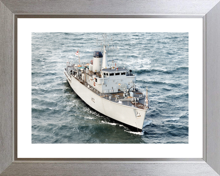 HMS Ledbury M30 Hunt Class Minesweeper 2001 Photo Print - Posters, Prints, & Visual Artwork - by Hampshire Prints (image 6 of 9)
