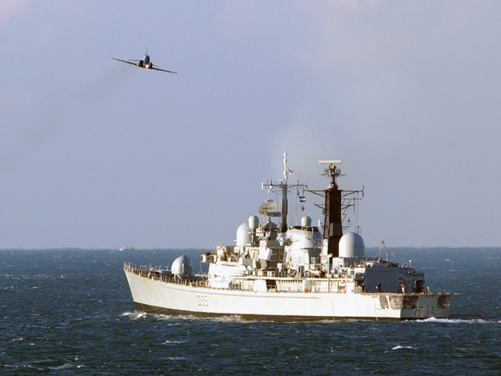 HMS Manchester D95 Type 42 Destroyer Port Quarter View Photo Print - Posters, Prints, & Visual Artwork - by Hampshire Prints (image 1 of 9)