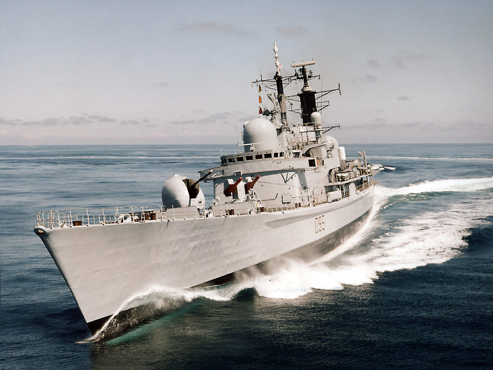 HMS Manchester D95 Type 42 Destroyer December 2001 Photo Print - Posters, Prints, & Visual Artwork - by Hampshire Prints (image 1 of 9)