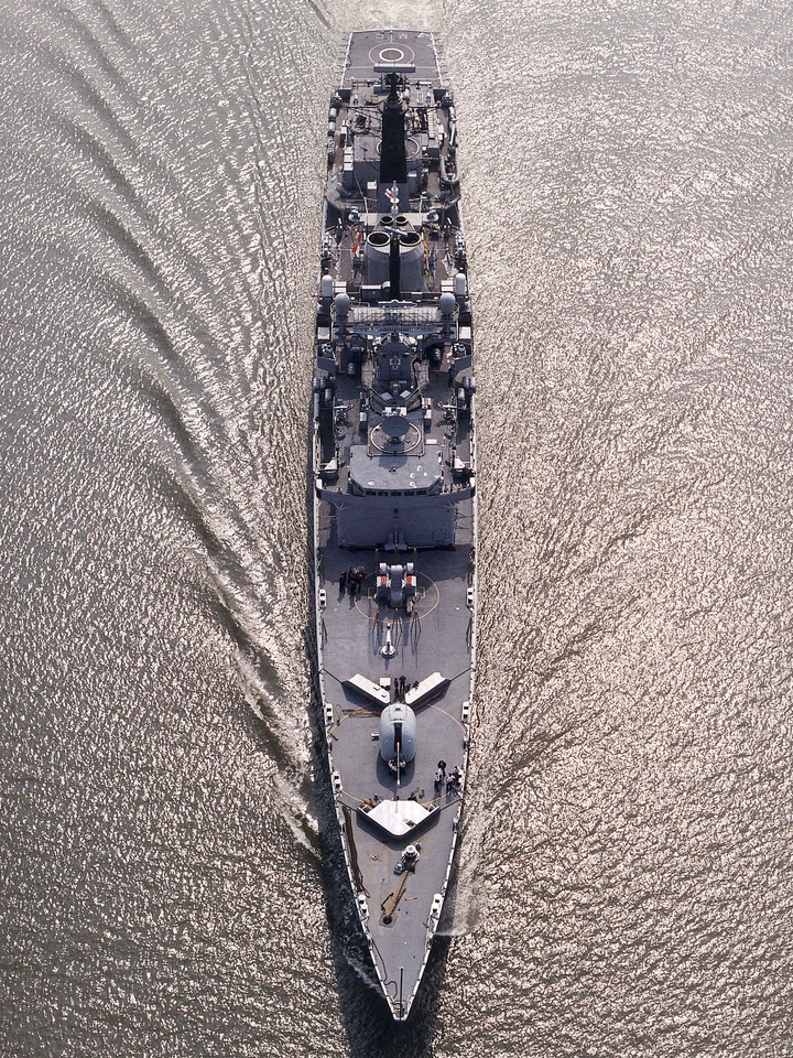 HMS Manchester D95 Type 42 Destroyer February 1997 Photo Print - Posters, Prints, & Visual Artwork - by Hampshire Prints (image 1 of 9)