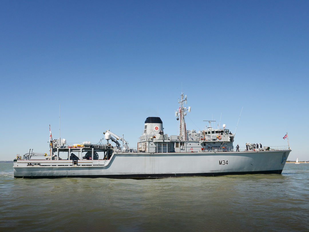 HMS Middleton M34 Hunt Class Mine Warfare Vessel April 2015 Starboard Beam View Photo Print - Posters, Prints, & Visual Artwork - by Hampshire Prints (image 1 of 9)