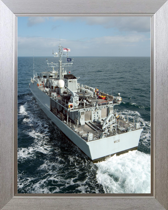 HMS Penzance M106 Sandown Class Minehunter August 2005 Port Quarter View Photo Print - Posters, Prints, & Visual Artwork - by Hampshire Prints (image 7 of 9)