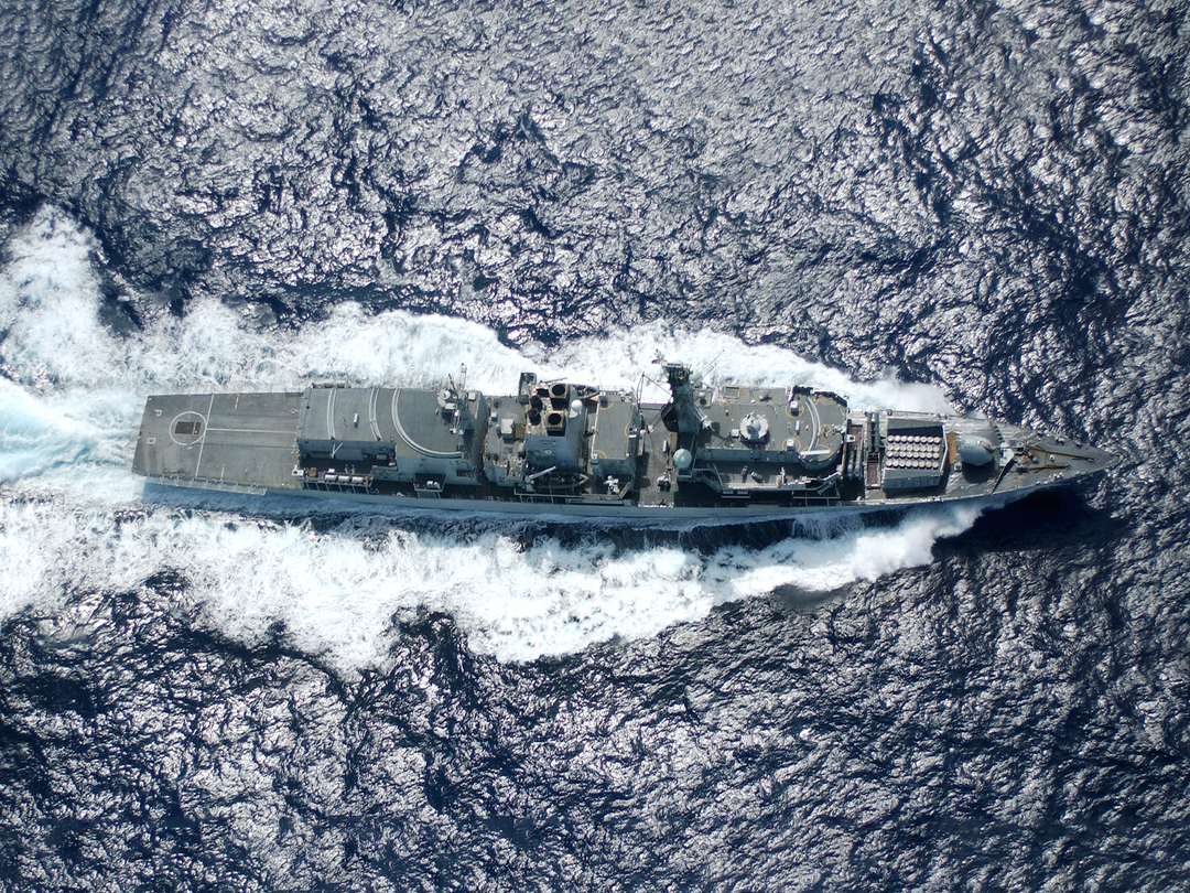HMS Portland F79 Type 23 Frigate April 2005 Underway from Above Photo Print - Posters, Prints, & Visual Artwork - by Hampshire Prints (image 1 of 9)