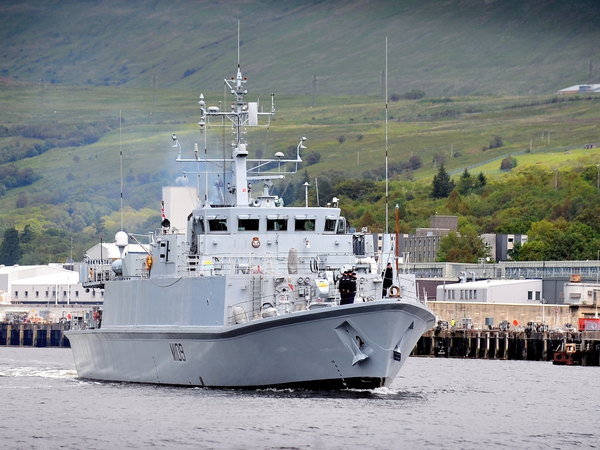 HMS Bangor M109 Sandown Class Minehunter June 2011