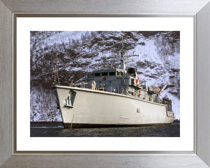 HMS Quorn M41 Hunt Class Minehunter March 2006 Photo Print - Posters, Prints, & Visual Artwork - by Hampshire Prints (image 6 of 9)