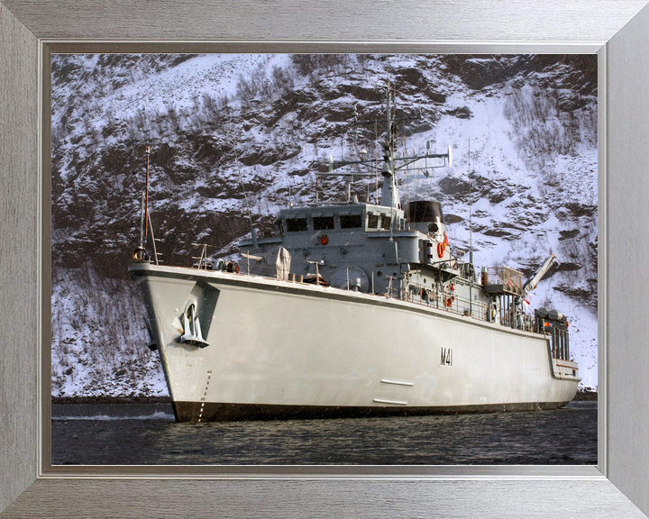 HMS Quorn M41 Hunt Class Minehunter March 2006 Photo Print - Posters, Prints, & Visual Artwork - by Hampshire Prints (image 7 of 9)
