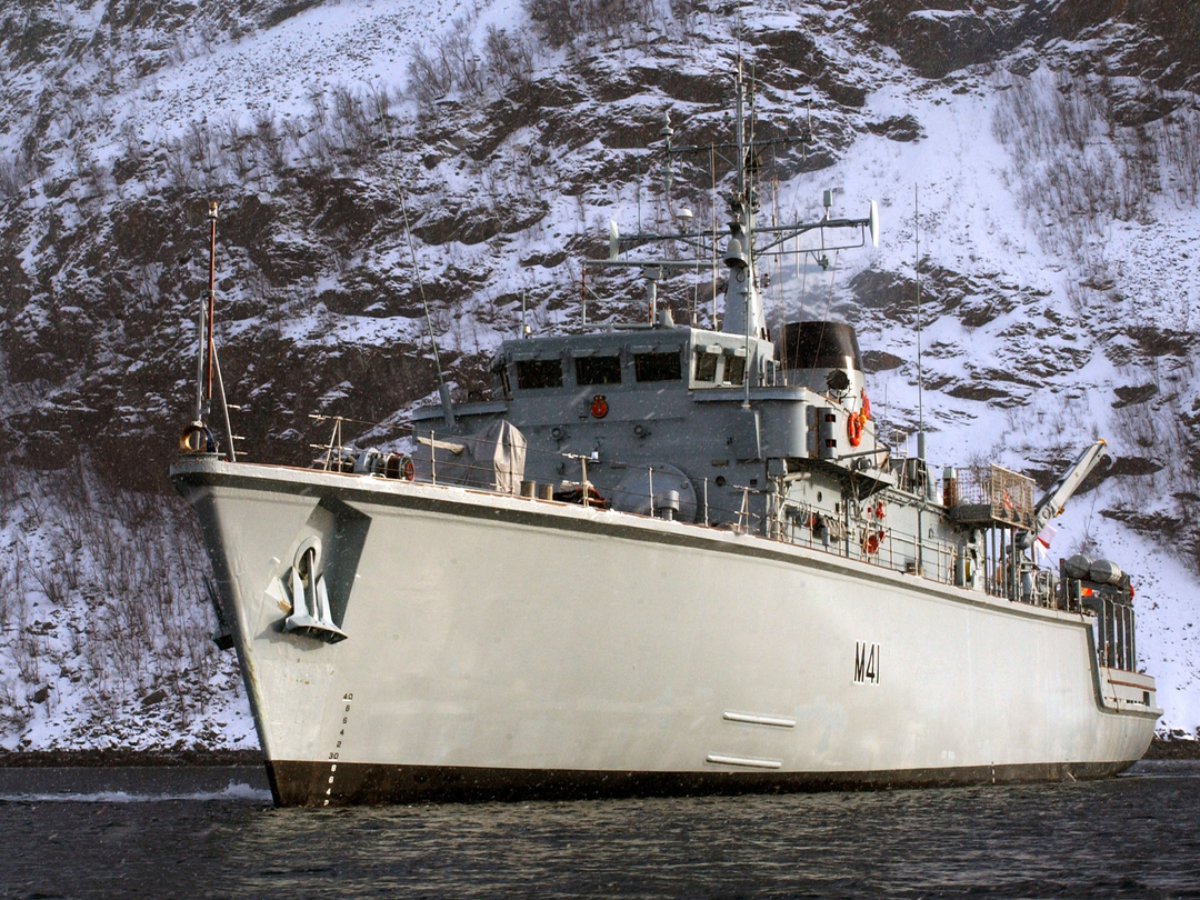 HMS Quorn M41 Hunt Class Minehunter March 2006 Photo Print - Posters, Prints, & Visual Artwork - by Hampshire Prints (image 1 of 9)