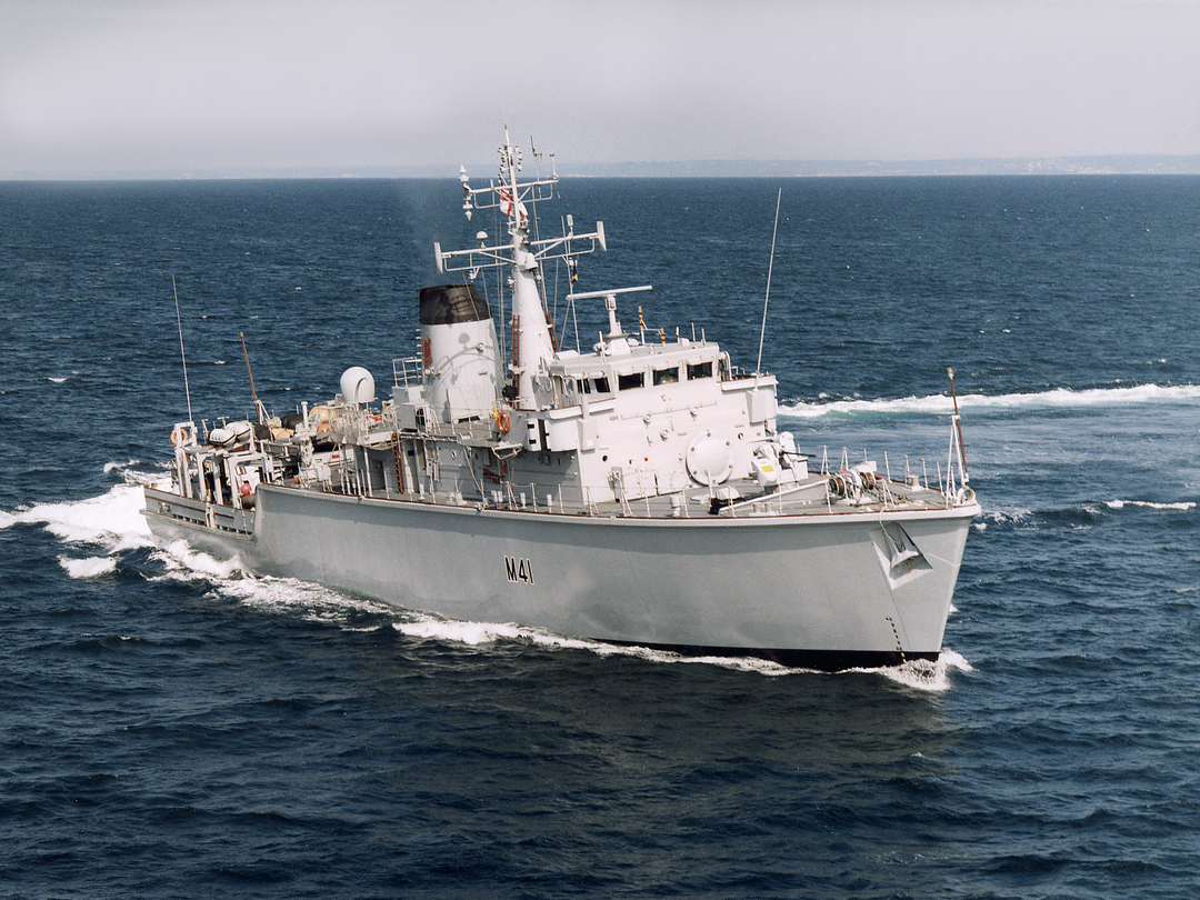 HMS Quorn M41 Hunt Class Minehunter March 1997 Photo Print - Posters, Prints, & Visual Artwork - by Hampshire Prints (image 1 of 9)