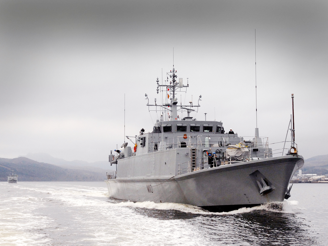 HMS Ramsey M110 Sandown Class Minehunter November 2006 Photo Print - Posters, Prints, & Visual Artwork - by Hampshire Prints (image 1 of 9)