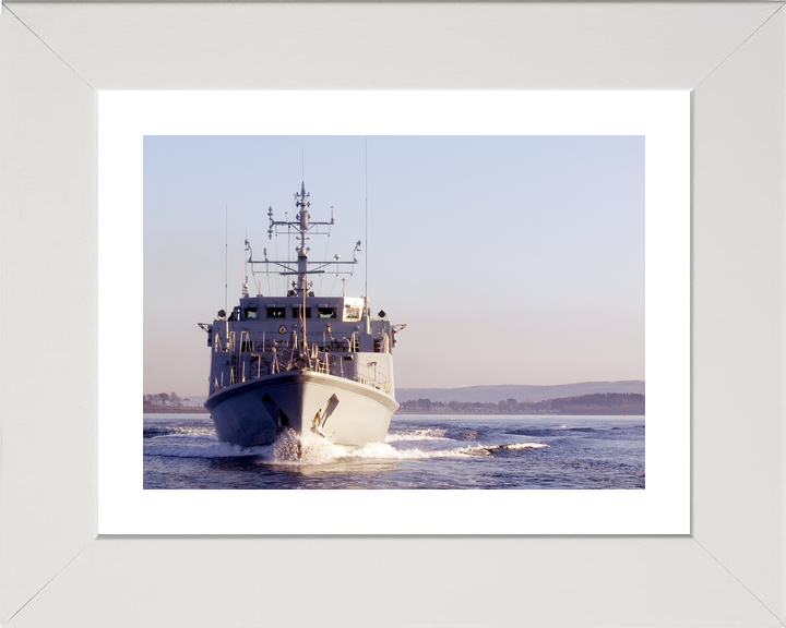 HMS Shoreham M112 Sandown Class Minehunter February 2008 Photo Print - Posters, Prints, & Visual Artwork - by Hampshire Prints (image 4 of 9)