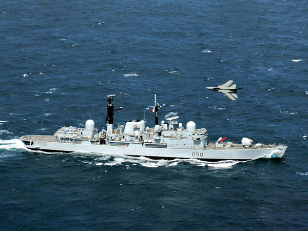HMS Southampton D90 Type 42 Destroyer December 2005 Starboard View