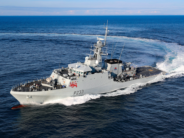 HMS Tamar P233 River Class Patrol Vessel January 2021 Starboard Turn Photo Print - Posters, Prints, & Visual Artwork - by Hampshire Prints (image 1 of 9)