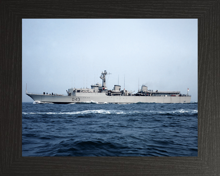 HMS Matapan D43 Battle Class Destroyer Port Beam View Photo Print - Posters, Prints, & Visual Artwork - by Hampshire Prints (image 3 of 9)