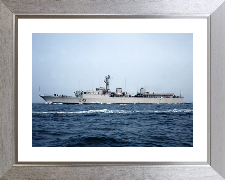HMS Matapan D43 Battle Class Destroyer Port Beam View Photo Print - Posters, Prints, & Visual Artwork - by Hampshire Prints (image 6 of 9)