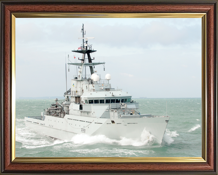 HMS Tyne P281 River Class Patrol Vessel January 2011 Photo Print - Posters, Prints, & Visual Artwork - by Hampshire Prints (image 9 of 9)