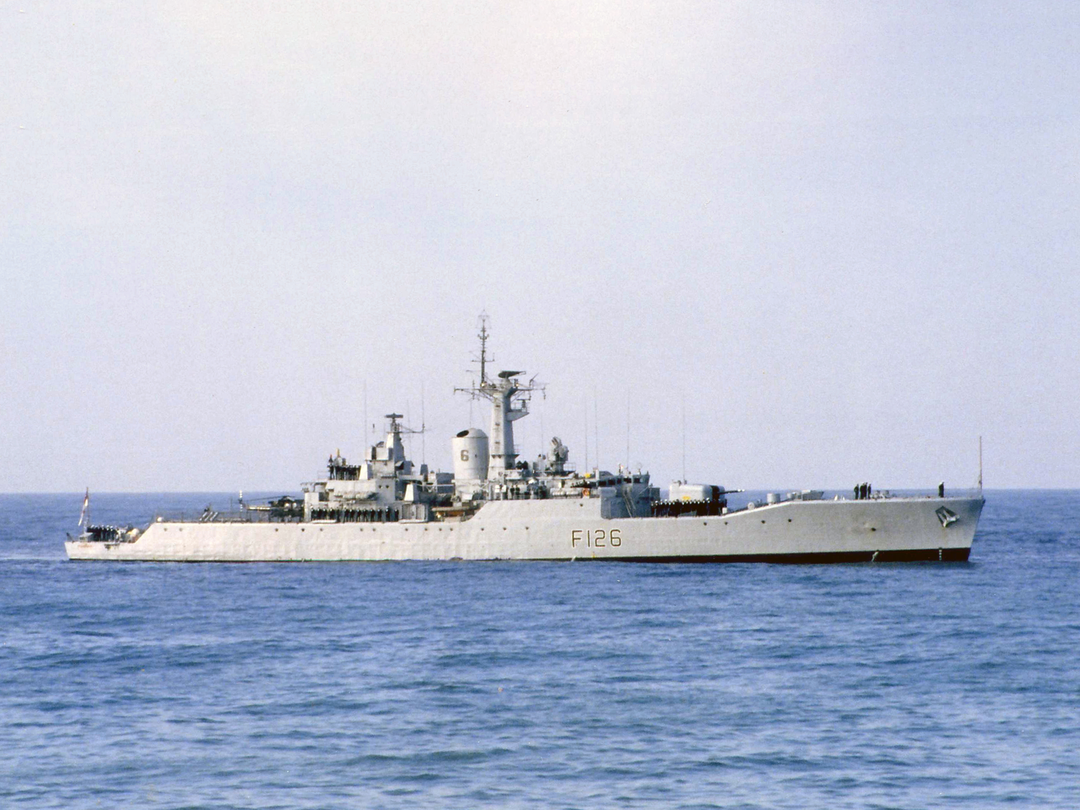 HMS Plymouth F126 Rothesay Class Frigate May 1987 Photo Print - Posters, Prints, & Visual Artwork - by Hampshire Prints (image 1 of 9)