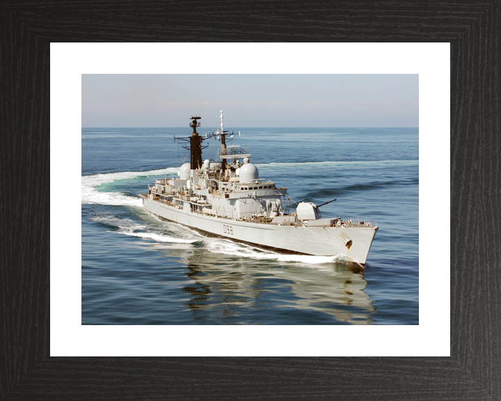 HMS York D98 Type 42 Destroyer October 2005 Turning to Port