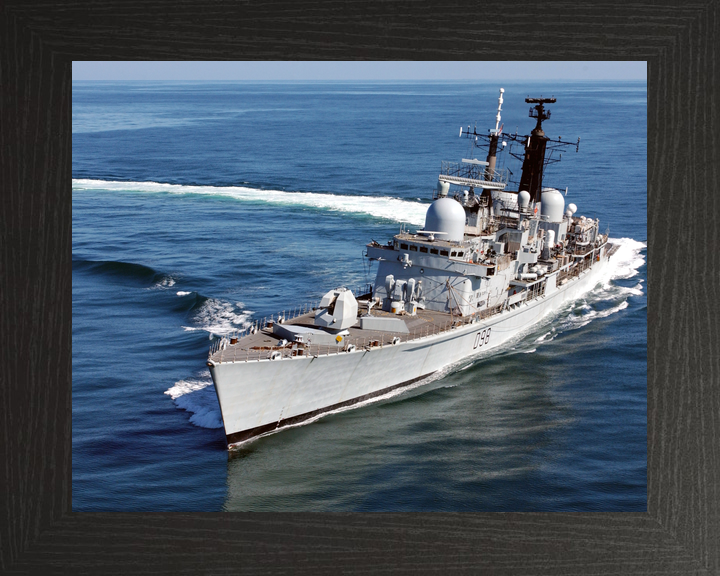 HMS York D98 Type 42 Destroyer October 2005 Turning to Starboard