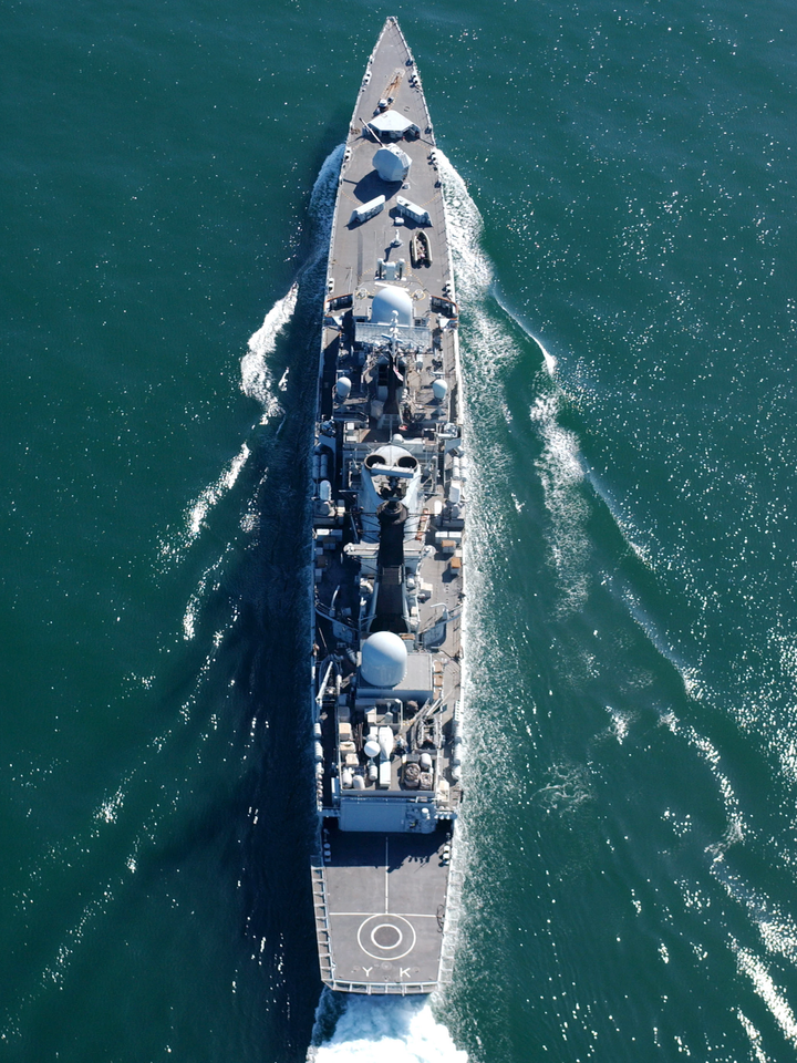 HMS York D98 Type 42 Destroyer October 2005 Vertical View