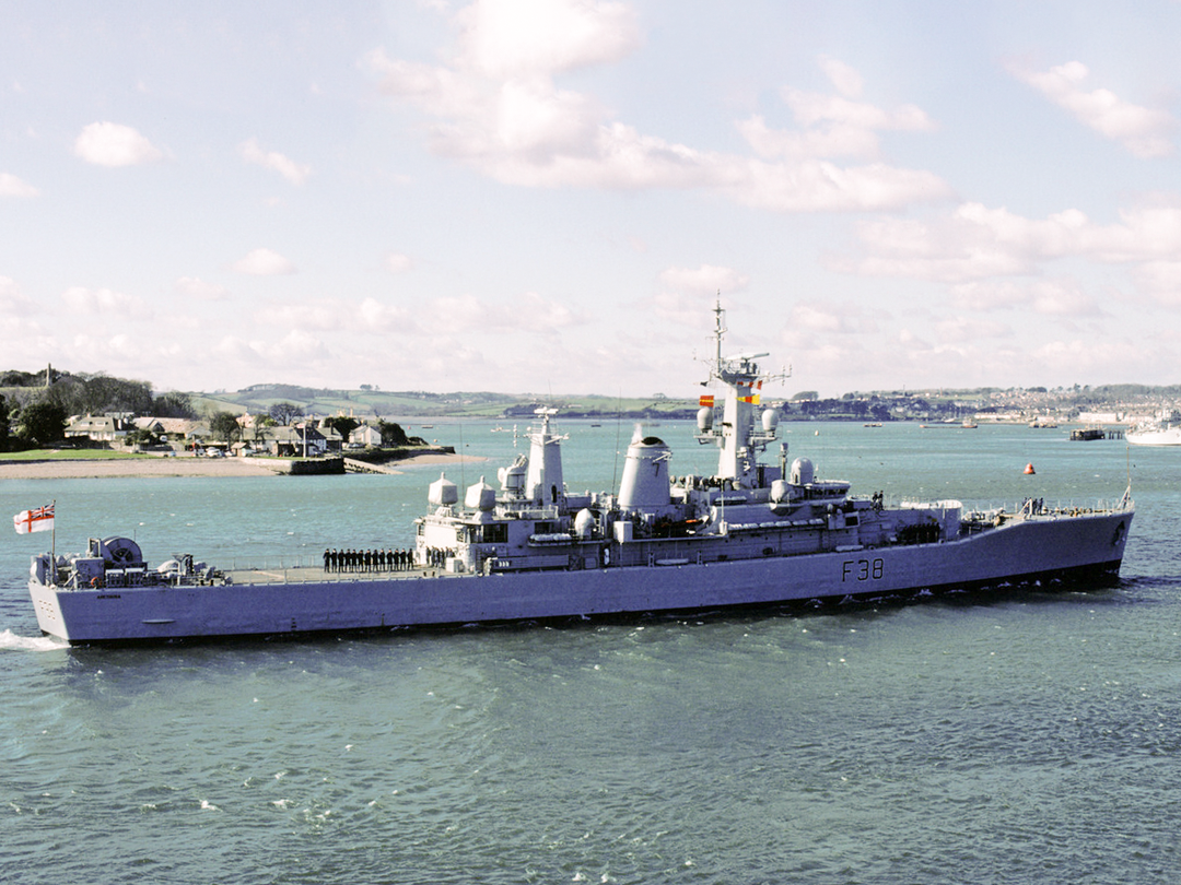 HMS Arethusa (F38) Royal Navy Leander Class Frigate Entering Harbour Photo Print Wall Art Decor Posters, Prints, & Visual Artwork Hampshire Prints 6 x 4 No Frame No