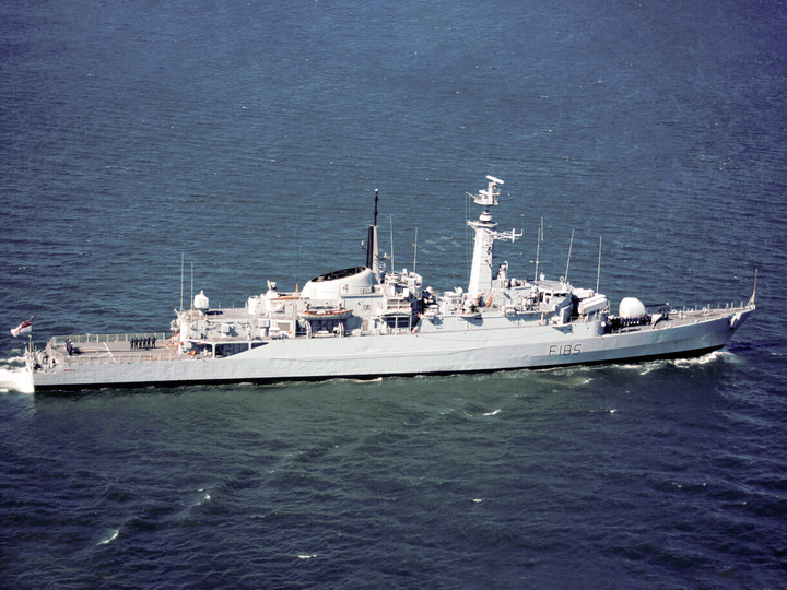 HMS Avenger (F185) Royal Navy Type 21 Frigate Underway Starboard Side View Photo Print Wall Art Decor Posters, Prints, & Visual Artwork Hampshire Prints 6 x 4 No Frame No