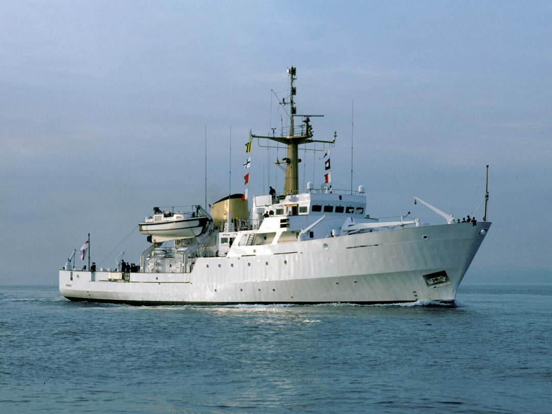 HMS Beagle (A319) Royal Navy Bulldog Class Survey Vessel Underway Photo Print Wall Art Decor Posters, Prints, & Visual Artwork Hampshire Prints 6 x 4 No Frame No