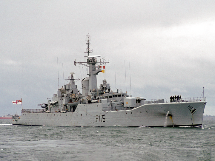 HMS Berwick (F115) Royal Navy Rothesay Class Frigate Entering Harbour Photo Print Wall Art Decor Posters, Prints, & Visual Artwork Hampshire Prints 6 x 4 No Frame No