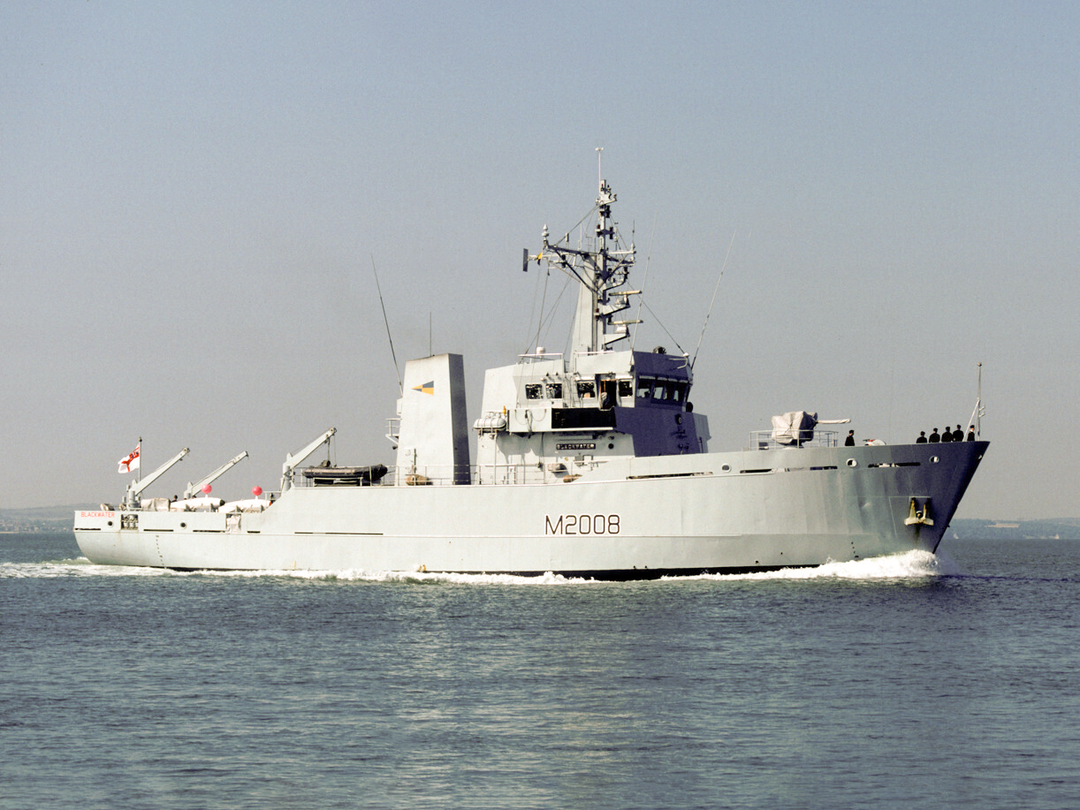HMS Blackwater (M2008) Royal Navy River Class Minesweeper Starboard Beam Photo Print Wall Art Decor Posters, Prints, & Visual Artwork Hampshire Prints 6 x 4 No Frame No
