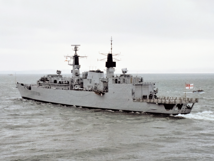HMS Brave (F94) Royal Navy Type 22 Frigate In The English Channel Photo Print Wall Art Decor Posters, Prints, & Visual Artwork Hampshire Prints 7 x 5 No Frame No