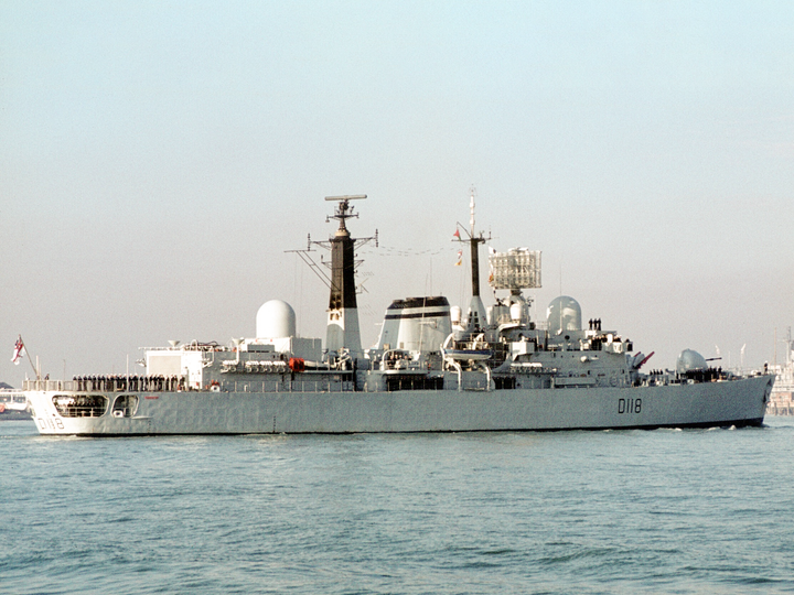 HMS Coventry (D118) Royal Navy Type 42 Destroyer Entering Harbour Photo Print Wall Art Decor Posters, Prints, & Visual Artwork Hampshire Prints 6 x 4 No Frame No