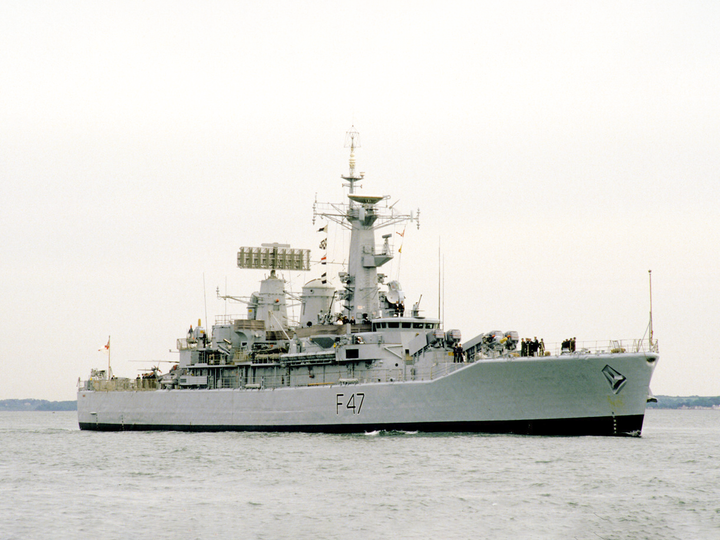 HMS Danae (F47) Royal Navy Leander Class Frigate Entering Harbour Photo Print Wall Art Decor Posters, Prints, & Visual Artwork Hampshire Prints 6 x 4 No Frame No