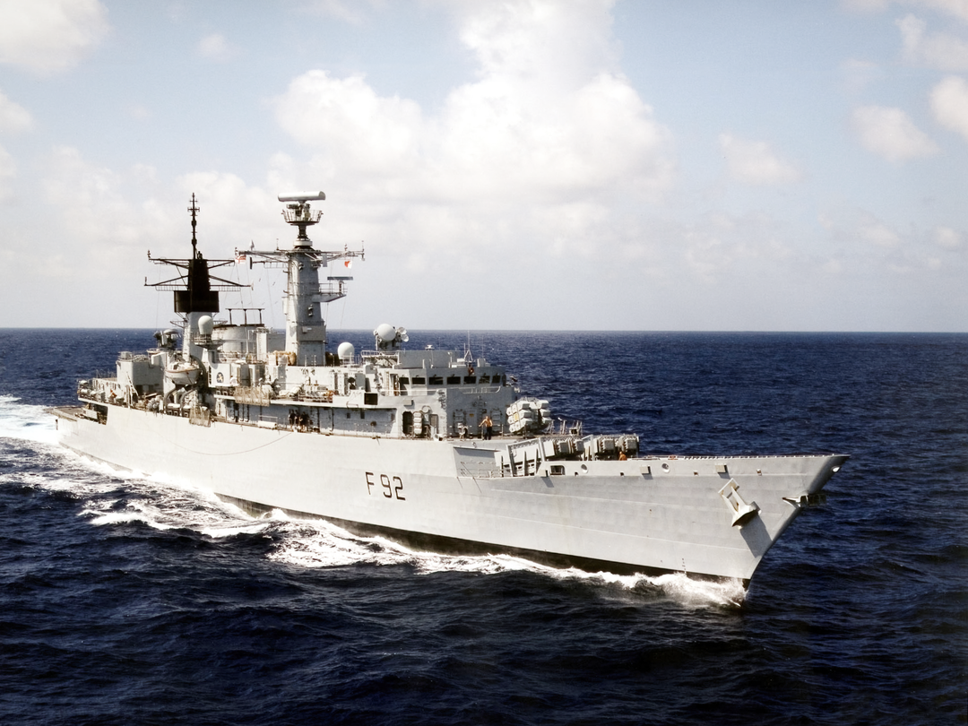 HMS Boxer (F92) Royal Navy Type 22 Frigate Starboard Bow View Photo Print Wall Art Decor Posters, Prints, & Visual Artwork Hampshire Prints 6 x 4 No Frame No