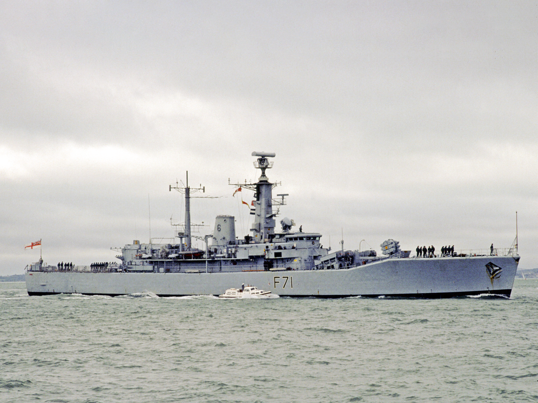 HMS Scylla F71 Leander Class Frigate September 1989 Photo Print - Posters, Prints, & Visual Artwork - by Hampshire Prints (image 1 of 9)